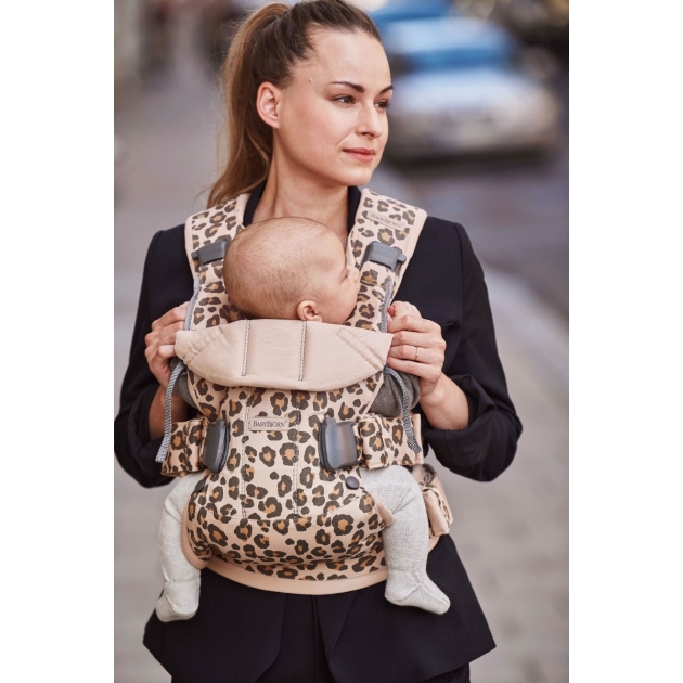 Nešioklė BabyBjorn ONE BEIGE/LEOPARD COTTON