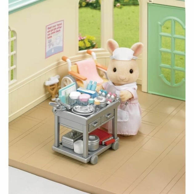 Figūrėlės su judančiomis kojomis ir rankomis Sylvanian Families Nurse and Accessories 5094