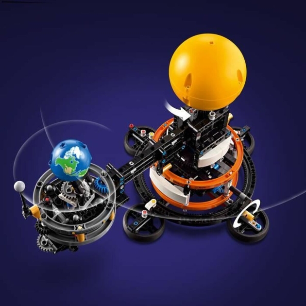 Statybos rinkinys Lego Technic 42179 Planet Earth and Moon in Orbit